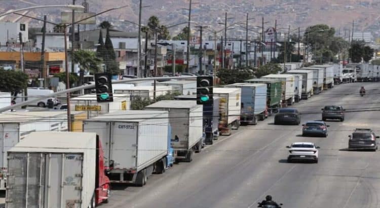 Enfrentamiento en garita Tijuana-San Diego detiene operaciones de comercio