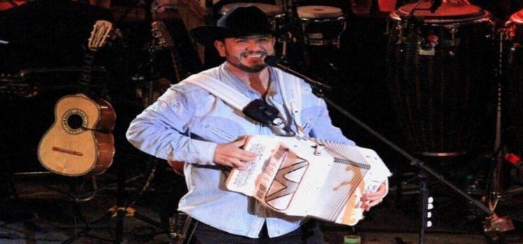 Llenó total el concierto de Edén Muñoz en Tijuana