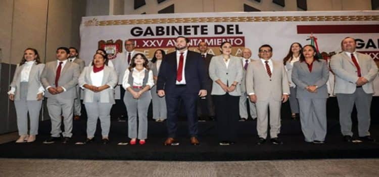 Ismael Burgueño presenta su gabinete