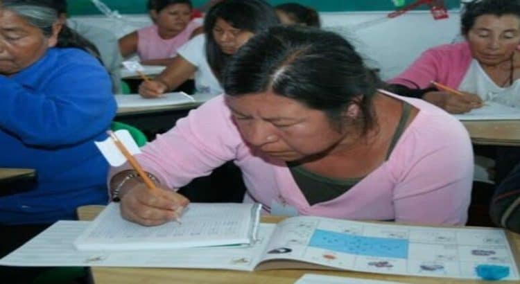 Tijuana presenta el mayor rezago en educación para adultos en BC