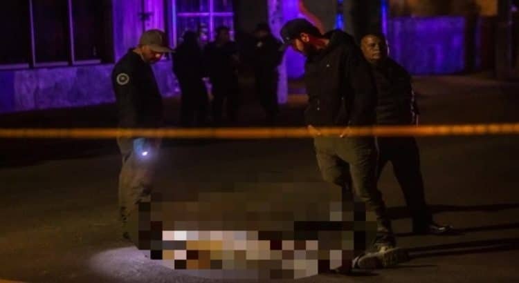 Detenido pierde la vida tras caer de una patrulla en Playas de Tijuana