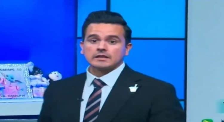 Despiden al periodista Gustavo Macalpin en transmisión en vivo