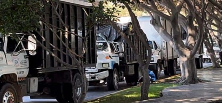 Trabajadores de limpia se manifiestan en Palacio Municipal de Tijuana