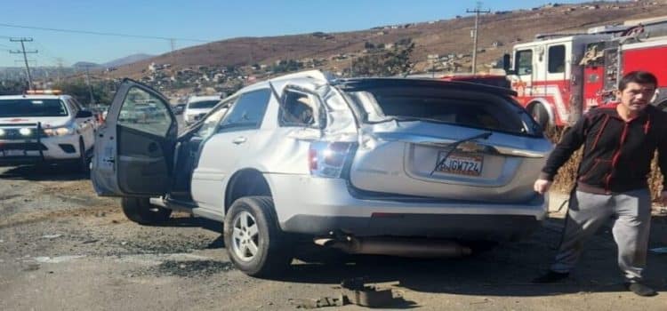 Accidente en carretera libre Tijuana-Tecate, deja un muerto y cinco lesionados