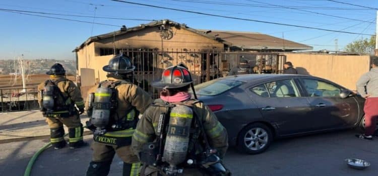 Fallecen dos menores en incendio de una vivienda