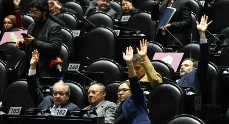 Aprueban reforma para garantizar derechos laborales a trabajadores de plataformas digitales