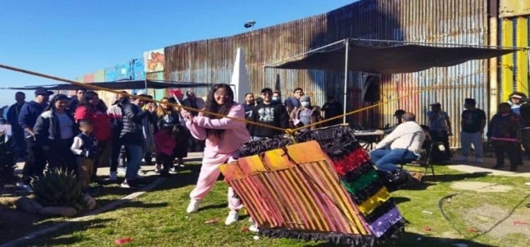 Celebran “Posada sin Fronteras” en el muro fronterizo