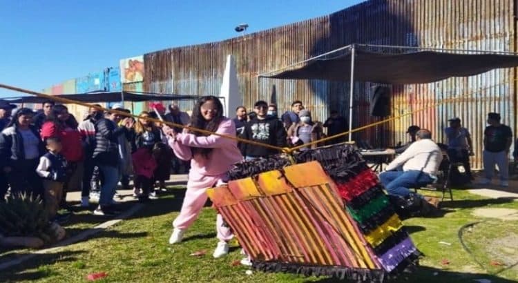 Celebran “Posada sin Fronteras” en el muro fronterizo