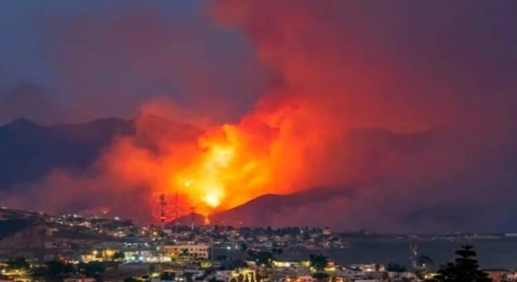 Mega incendio de Los Ángeles llega a bosques de Baja California