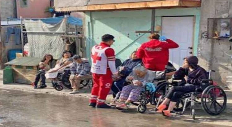 Rescatan a adultos mayores tras incendio en asilo de Tijuana