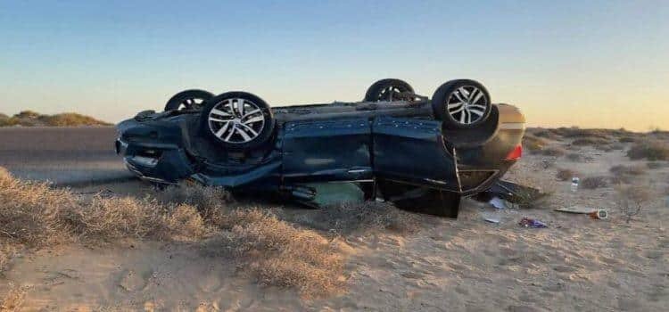 Dos lesionados en volcadura por la carretera Puerto Peñasco-Golfo Dos lesionados en volcadura por la carretera Puerto Peñasco-Golfo