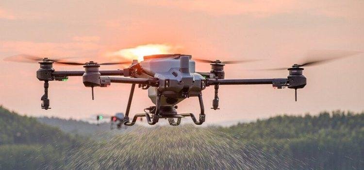 Mediante dron, “polleros” dirigen a indocumentados desde Tijuana a San Diego