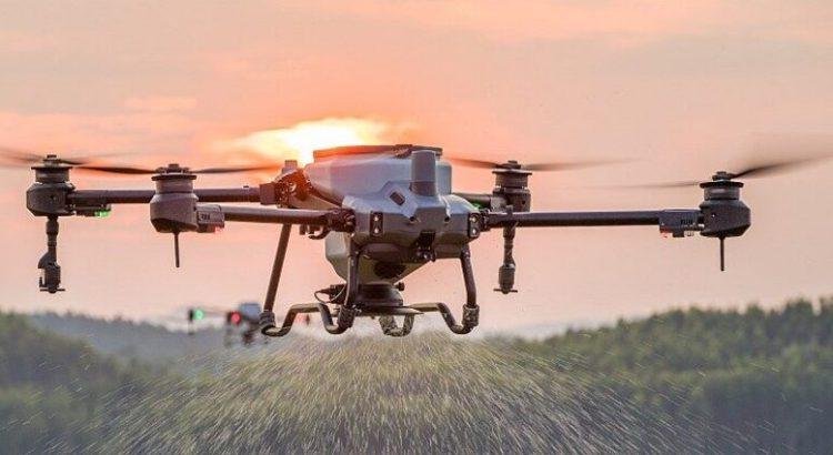 Mediante dron, “polleros” dirigen a indocumentados desde Tijuana a San Diego