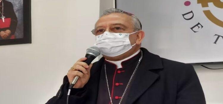 Advierten sobre sacerdotes falsos que exigen dinero