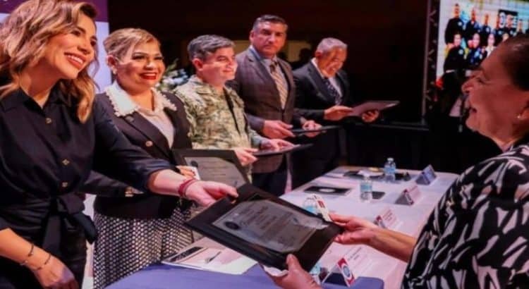 Reconoce Marina del Pilar a elementos graduados y jubilados de la Agencia Estatal de Investigación