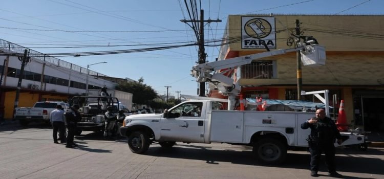 Autoridades retiran 86 cámaras de vigilancia no registradas en Tijuana Autoridades retiran 86 cámaras de vigilancia no registradas en Tijuana