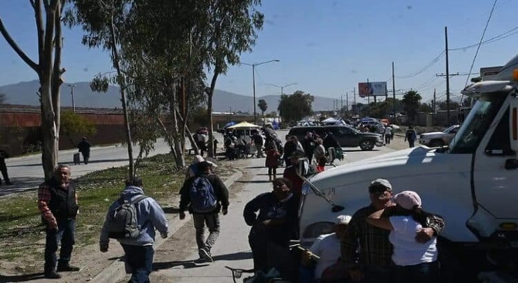 Habitantes de Maclovio Rojas bloquearon acceso al aeropuerto de Tijuana, exigen audiencia con Sheinbaum