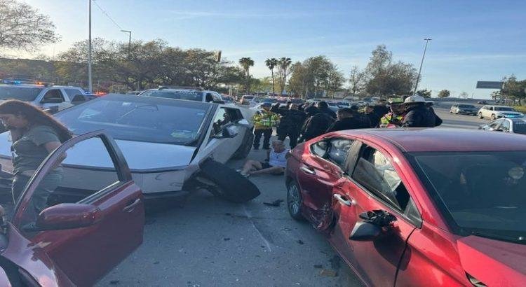 Cybertruck provoca accidente en Tijuana