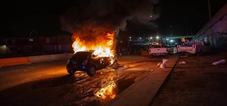 Conductor en presunto estado de ebriedad choca contra unidades de la CESPT en Tijuana