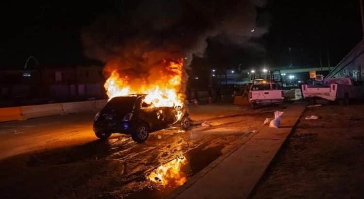 Conductor en presunto estado de ebriedad choca contra unidades de la CESPT en Tijuana