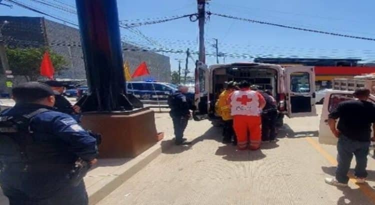 Agentes municipales auxilian a mujer en labor de parto