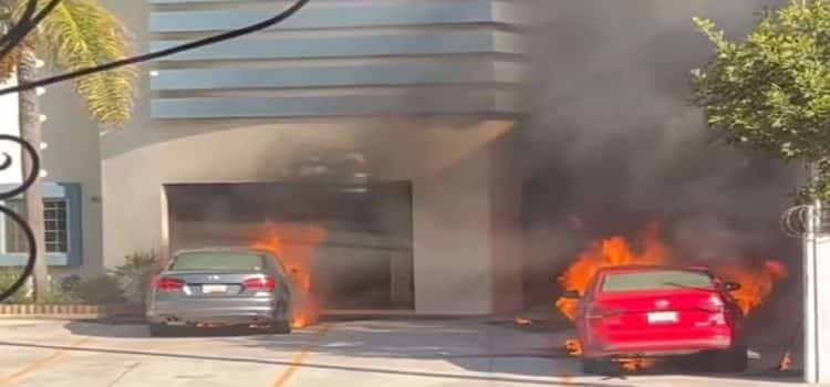 Incendian tres autos frente a despacho de exfiscal en Tijuana