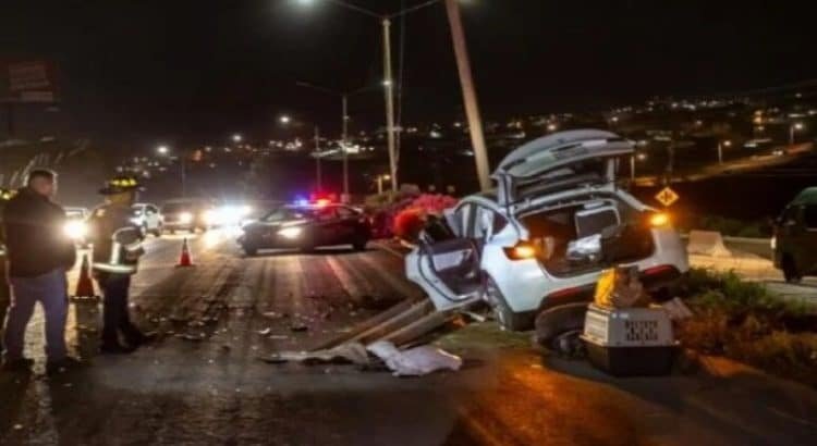 Se incendia Tesla Model X tras chocar en la carretera Tijuana-Rosarito