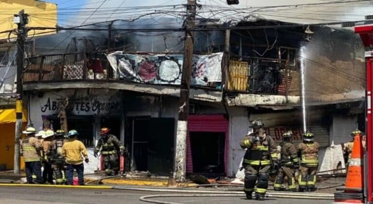 Roban y le prenden fuego a una abarrotera