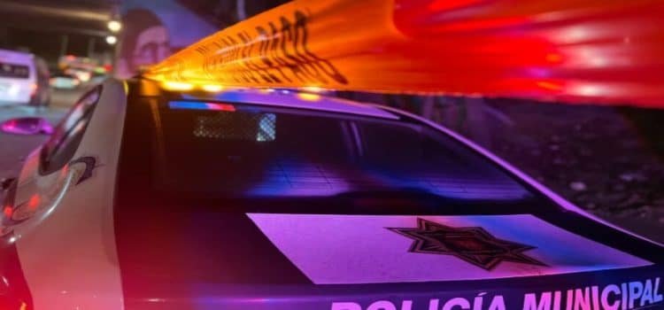 Cae automóvil a la canalización del Río Tijuana