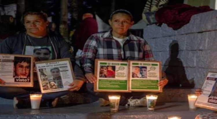 Madres buscadoras hacen vigilia en Tijuana por sus hijos perdidos