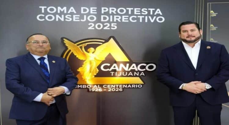 Ismael Burgueño Ruiz encabeza toma de protesta del nuevo consejo directivo de CANACO