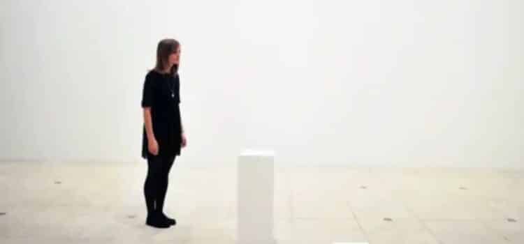 Artista vende obra invisible en… 18 mil dólares
