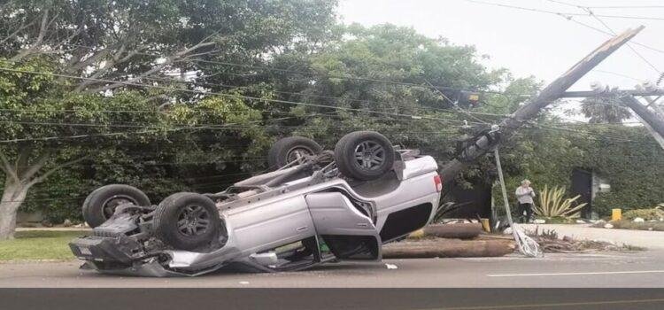 Accidente tipo volcadura en Playas de Tijuana