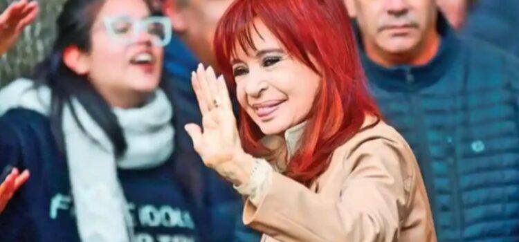 Condenan a Cristina Fernández a seis años a prisión Condenan a Cristina Fernández a seis años a prisión