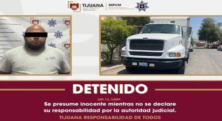 Mujer muere tras ser arrollada por un tractocamión