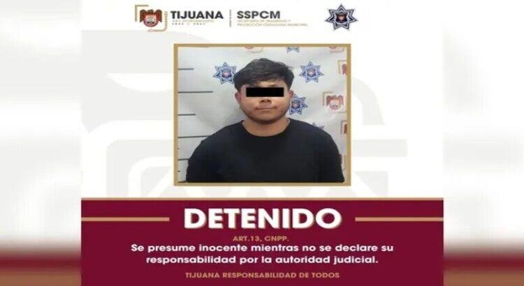 Detienen a empleado de cine por agresión de un menor