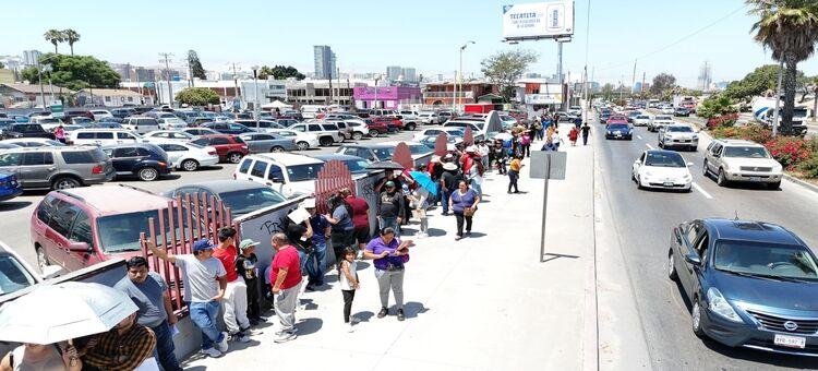 Amplían período para revalidar placas en Baja California