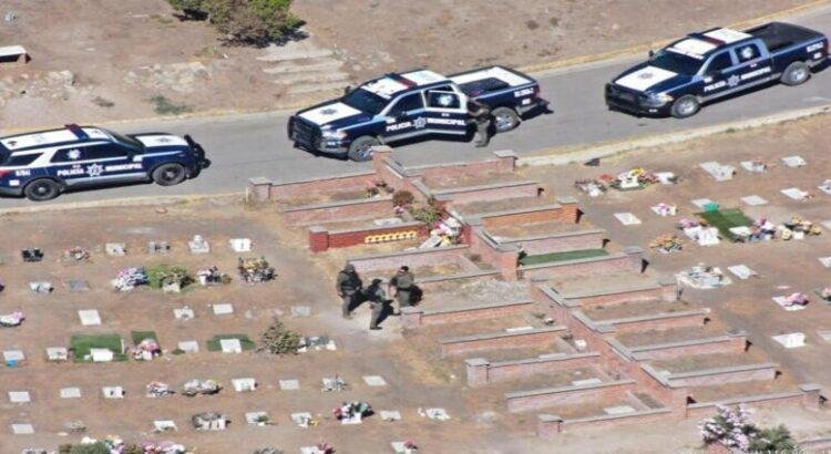 Detienen a 4 hombres durante funeral en panteón de Tijuana
