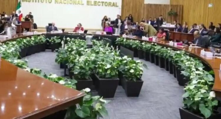 Cancela el INE registro de candidatos por omitir informes de gastos de campaña