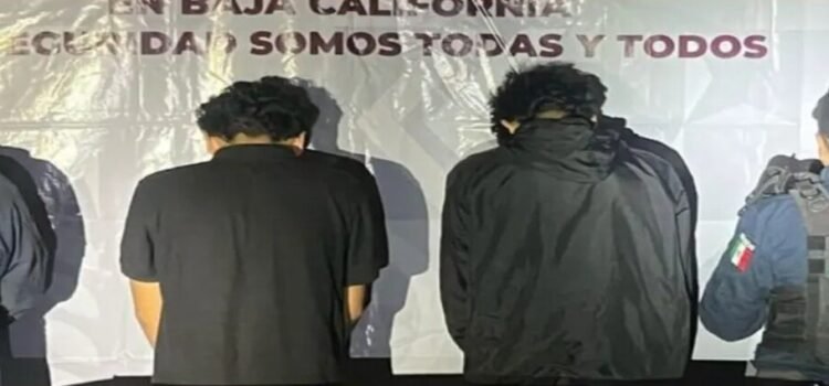 Detienen a dos menores armados tras abrir fuego contra agentes