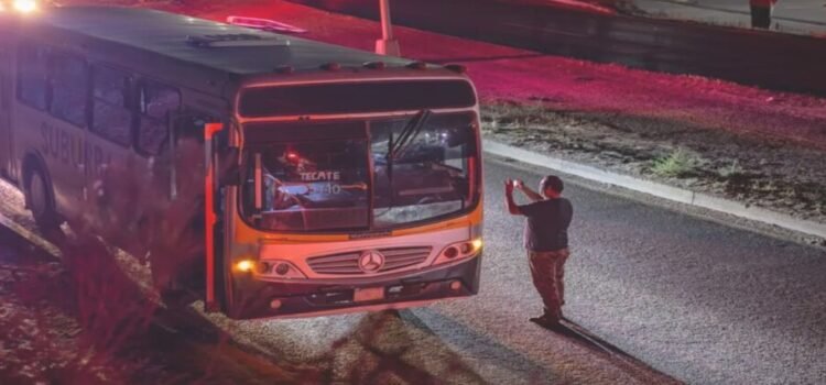 Ataque armado contra camión deja dos lesionados en la carretera libre Tijuana–Tecate