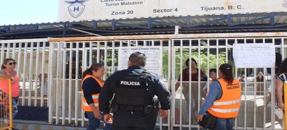 Tras amenazas en planteles, policía de Tijuana refuerza vigilancia en escuelas y retenes en la ciudad