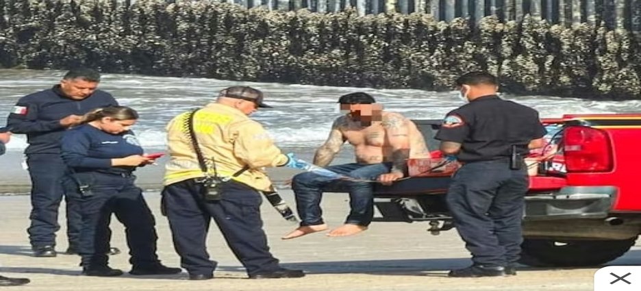 Rescatan a hombre atrapado en muro fronterizo en Playas de Tijuana
