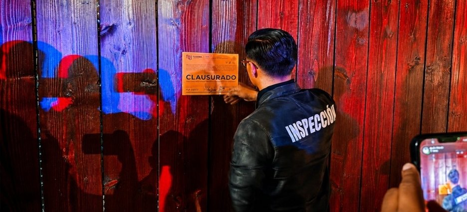 Clausuran fiesta clandestina con decenas de menores consumiendo alcohol en Tijuana