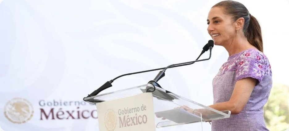 Sheinbaum llama a estudiantes de Tijuana a sentirse orgullosos de ser mexicanos durante entrega de becas