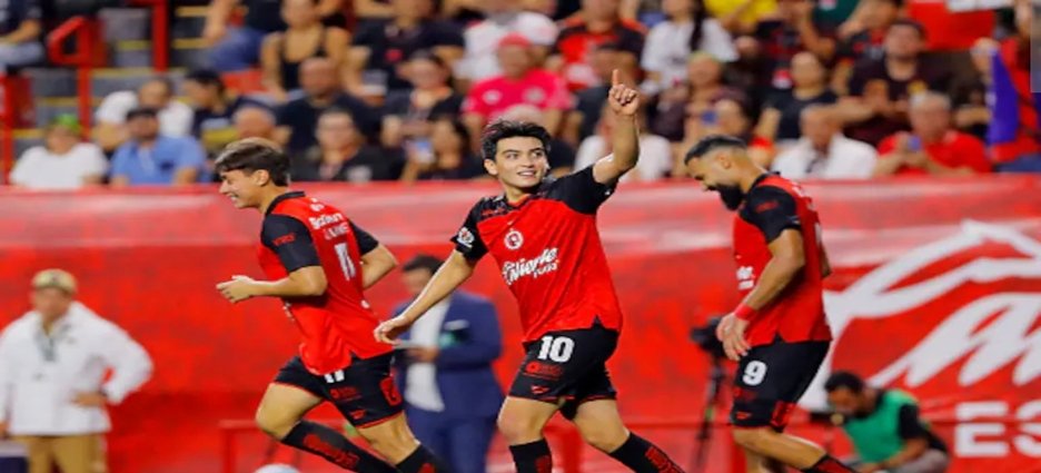 Tijuana derrota 2-0 a Pumas